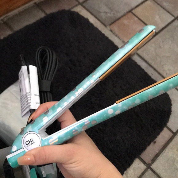 *SOLD*CHI ULTA BEAUTY HAIR STRAIGHTENER - Picture 6 of 8